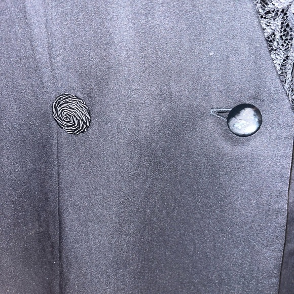 Beautiful Designer Skirt Suit Size 10. Preowned - Picture 7 of 13